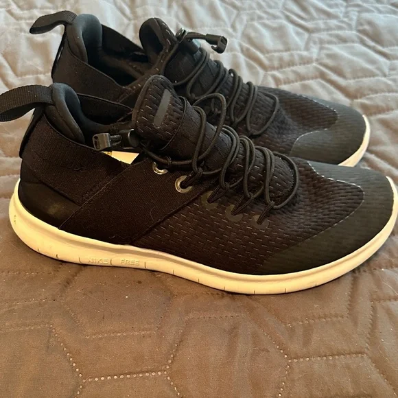 Nike Free Run Black Athletic Shoes with Yellow Accent Size 6 - Picture 5 of 5